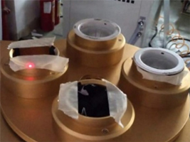 LED灯饰行业专业四工位旋转激光